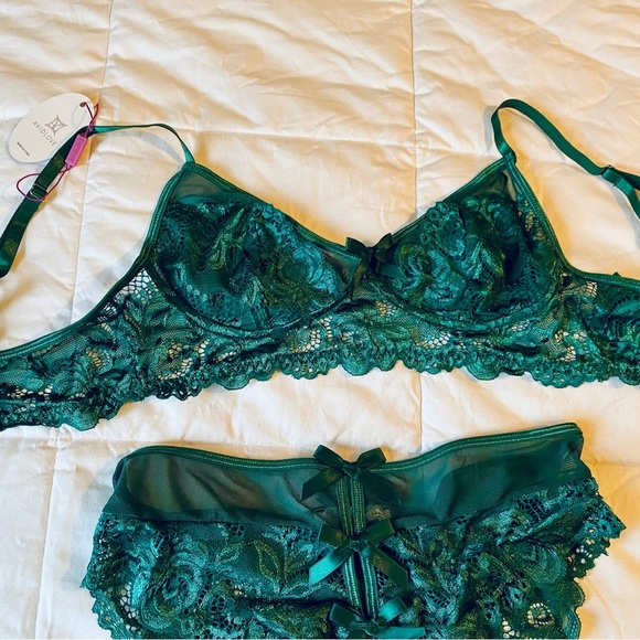 Emerald Green Lace Bralette and Underwear Set size Small NWT - Picture 12 of 13